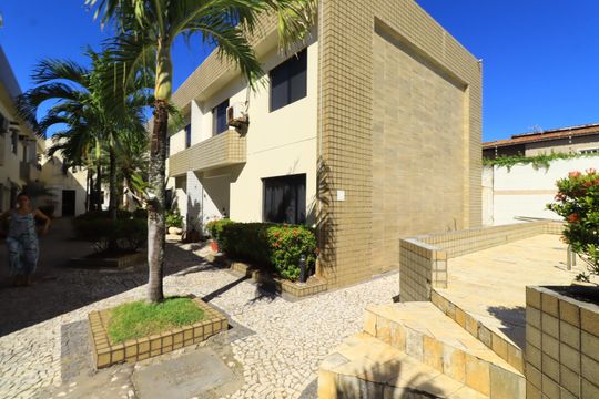 Área comum de casa para alugar com 5 quartos, 110m² em Praia do Flamengo, Salvador