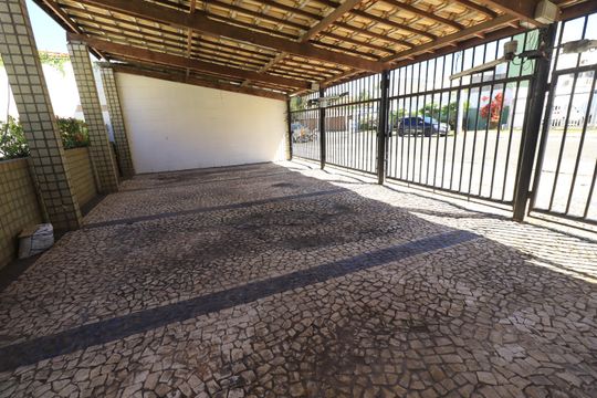 Casa para alugar com 5 quartos, 110m² em Praia do Flamengo, Salvador