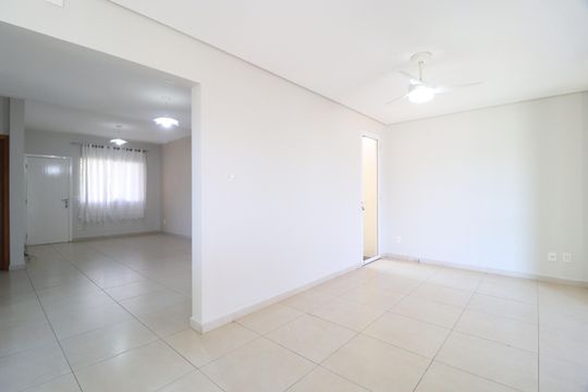Sala de Jantar de casa de condomínio para alugar com 4 quartos, 350m² em Granja Marileusa, Uberlândia