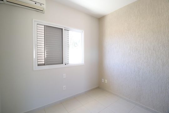 Quarto 3 de casa de condomínio para alugar com 4 quartos, 350m² em Granja Marileusa, Uberlândia