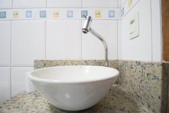 Banheiro de apartamento para alugar com 2 quartos, 58m² em Campo Limpo, São Paulo