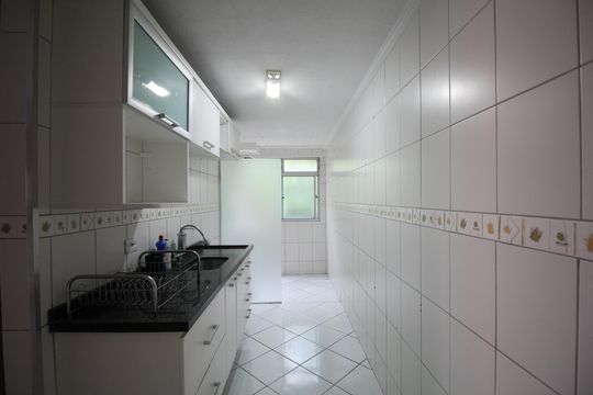 Cozinha de apartamento para alugar com 2 quartos, 58m² em Campo Limpo, São Paulo