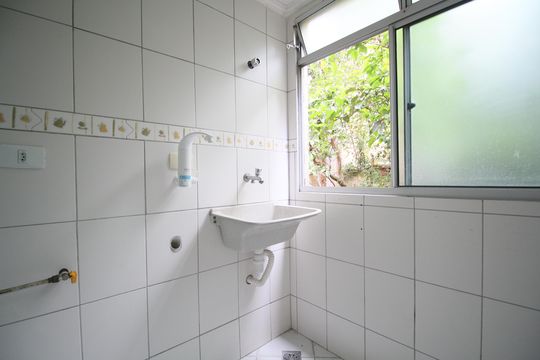 Área de Serviço de apartamento para alugar com 2 quartos, 58m² em Campo Limpo, São Paulo