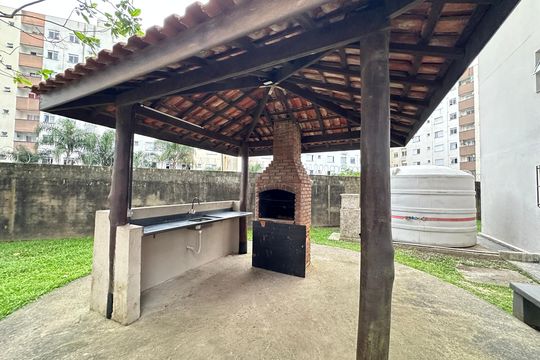 Área comum - Churrasqueira de apartamento para alugar com 2 quartos, 61m² em Parque Sao Vicente, São Vicente