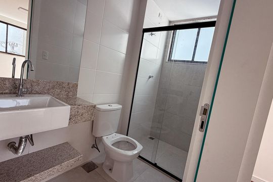 Banheiro 2 de apartamento para alugar com 2 quartos, 67m² em Cascatinha, Juiz de Fora