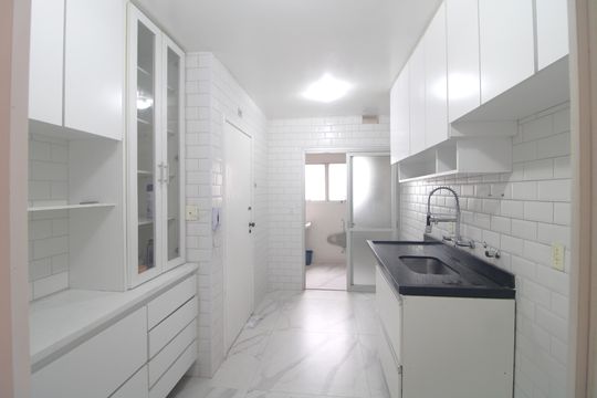 Cozinha de apartamento à venda com 3 quartos, 108m² em Jardim Marajoara, São Paulo