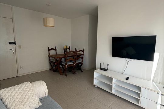Sala de apartamento para alugar com 2 quartos, 100m² em Recreio dos Bandeirantes, Rio de Janeiro