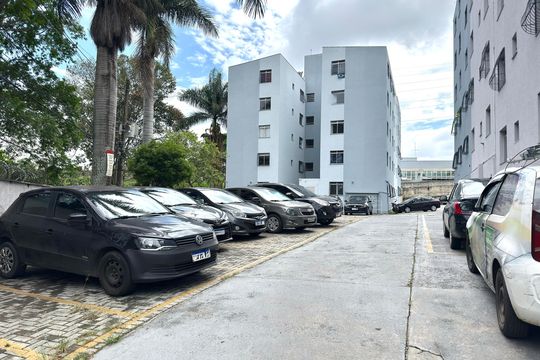 Garagem de apartamento à venda com 3 quartos, 62m² em Califórnia, Belo Horizonte