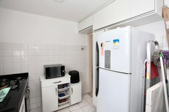 Cozinha e Área de Serviço de apartamento à venda com 3 quartos, 62m² em Califórnia, Belo Horizonte