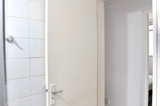 Banheiro Social de apartamento à venda com 3 quartos, 62m² em Califórnia, Belo Horizonte