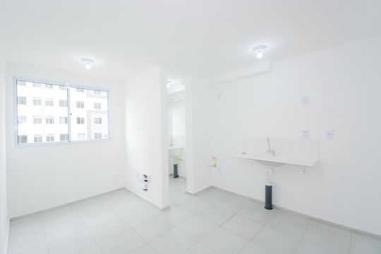 Sala de apartamento para alugar com 2 quartos, 39m² em Vila Nova Bonsucesso, Guarulhos