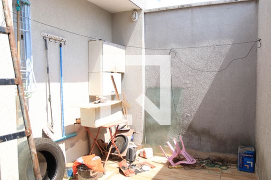 Casa à venda com 3 quartos, 200m² em Jardim das Aroeiras, Goiânia