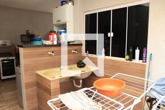 Casa à venda com 3 quartos, 200m² em Jardim das Aroeiras, Goiânia