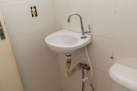 BANHEIRO de casa de condomínio à venda com 1 quarto, 100m² em Village Campinas, Campinas