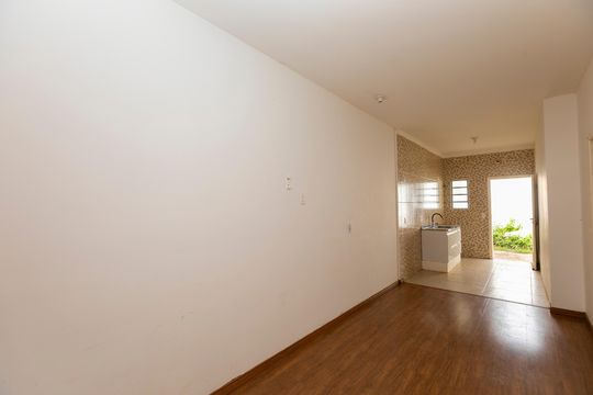SALA de casa de condomínio à venda com 1 quarto, 100m² em Village Campinas, Campinas