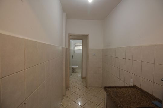 Cozinha e Área de Serviço de apartamento para alugar com 1 quarto, 50m² em Ponta da Praia, Santos