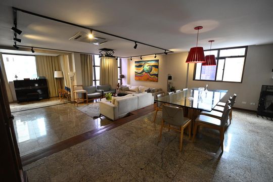 Apartamento para alugar com 5 quartos, 320m² em Setor Bueno, Goiânia