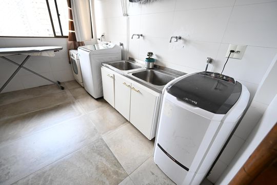 Apartamento para alugar com 5 quartos, 320m² em Setor Bueno, Goiânia