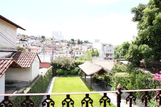Casa à venda com 4 quartos, 300m² em Monsenhor Messias, Belo Horizonte
