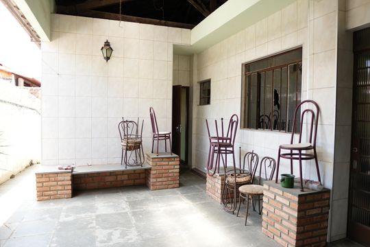 Casa à venda com 4 quartos, 300m² em Monsenhor Messias, Belo Horizonte