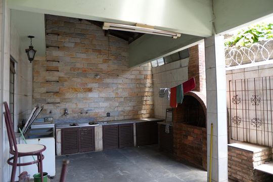 Casa à venda com 4 quartos, 300m² em Monsenhor Messias, Belo Horizonte