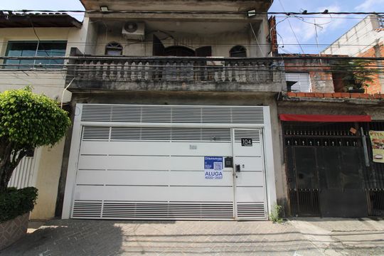 Fachada de casa para alugar com 1 quarto, 50m² em Vila Silvia, São Paulo