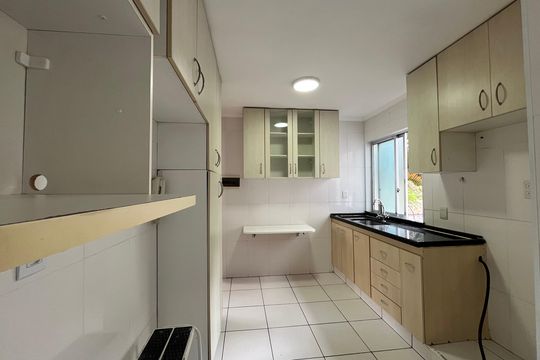 Cozinha de apartamento para alugar com 3 quartos, 62m² em Jardim Iris, São Paulo