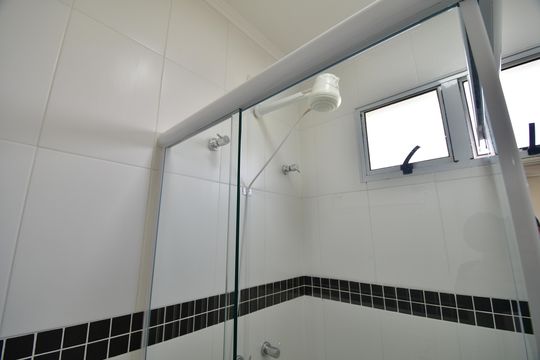 Banheiro Suíte de casa de condomínio à venda com 2 quartos, 65m² em Parque Taquaral, Campinas