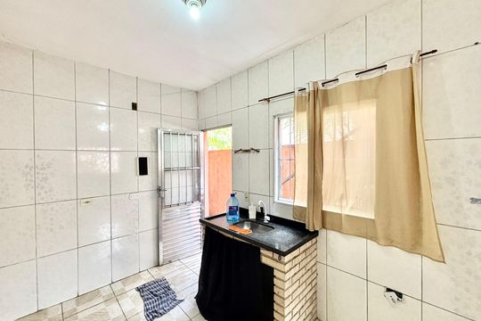Cozinha de apartamento para alugar com 1 quarto, 45m² em Vila Paranagua, São Paulo