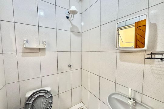 Banheiro de apartamento para alugar com 1 quarto, 45m² em Vila Paranagua, São Paulo