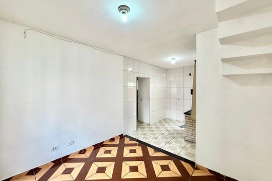 Sala/Cozinha de apartamento para alugar com 1 quarto, 45m² em Vila Paranagua, São Paulo
