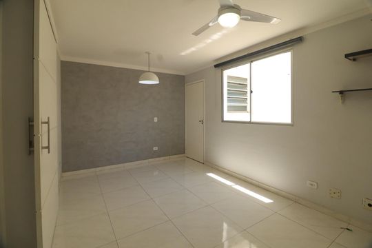Apartamento para alugar com 2 quartos, 48m² em Vila Satúrnia, Campinas