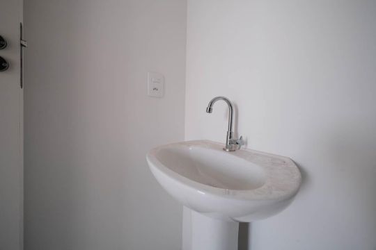 Banheiro de apartamento à venda com 2 quartos, 38m² em Antônio Estêvão de Carvalho, São Paulo