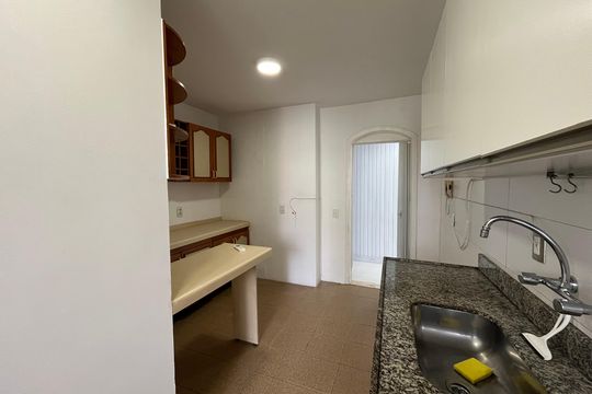 Cozinha de apartamento para alugar com 2 quartos, 100m² em Barra da Tijuca, Rio de Janeiro
