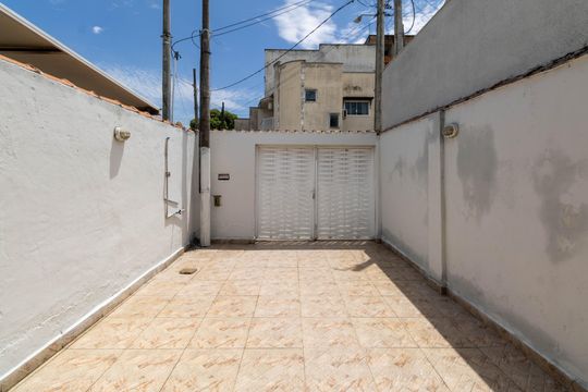 Garagem de casa para alugar com 2 quartos, 80m² em Campo Grande, Rio de Janeiro
