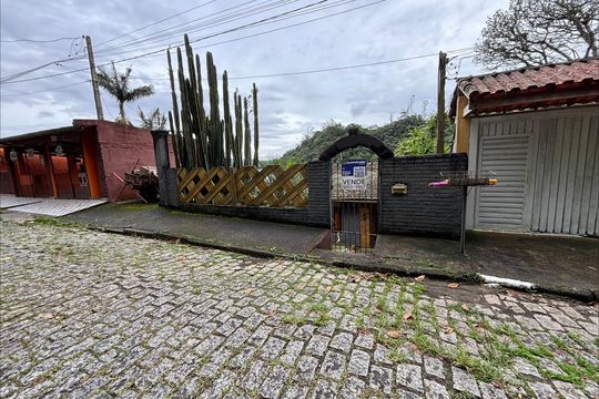 Fachada  de casa à venda com 3 quartos, 335m² em Suíssa, Ribeirão Pires