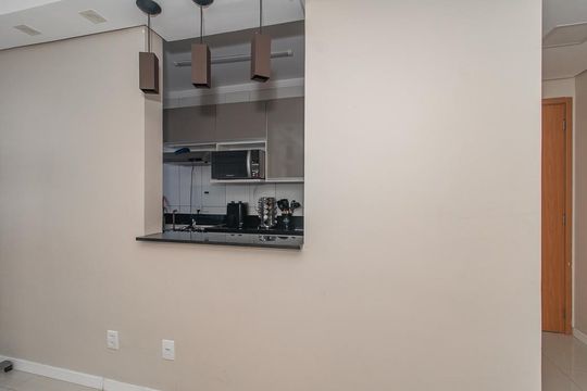 Cozinha de apartamento à venda com 2 quartos, 45m² em Parque Santa Fé, Porto Alegre