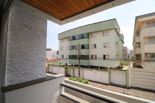 Sacada de apartamento para alugar com 2 quartos, 76m² em Patrimônio, Uberlândia