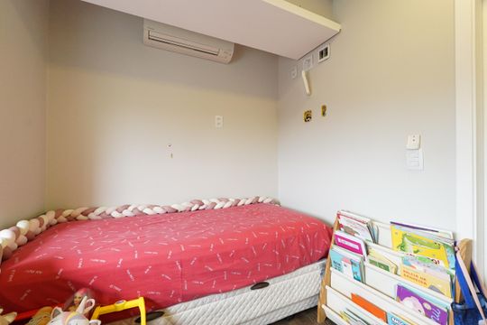 Quarto de apartamento à venda com 3 quartos, 95m² em Vila Firmino Pinto, São Paulo