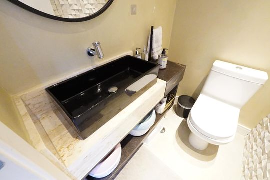 Lavabo de apartamento à venda com 3 quartos, 95m² em Vila Firmino Pinto, São Paulo