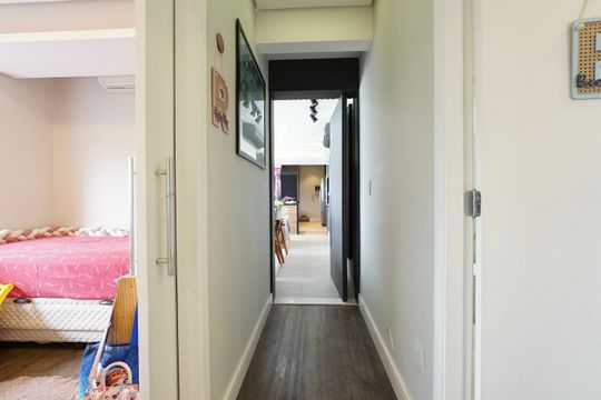 Corredor de apartamento à venda com 3 quartos, 95m² em Vila Firmino Pinto, São Paulo