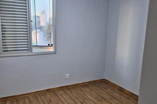 Quarto de apartamento para alugar com 3 quartos, 209m² em Buritis, Belo Horizonte