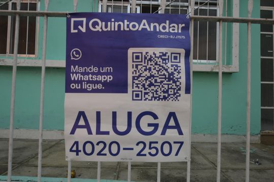 Placa instalada de casa para alugar com 2 quartos, 100m² em Cascadura, Rio de Janeiro