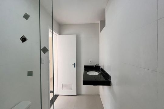 Apartamento à venda com 2 quartos, 70m² em Leme, Rio de Janeiro
