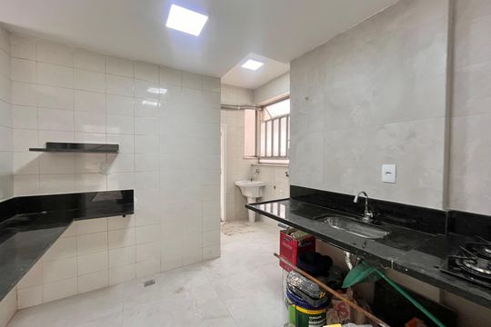 Apartamento à venda com 2 quartos, 70m² em Leme, Rio de Janeiro