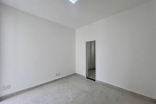 Apartamento à venda com 2 quartos, 70m² em Leme, Rio de Janeiro