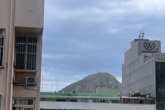 Apartamento à venda com 2 quartos, 70m² em Leme, Rio de Janeiro