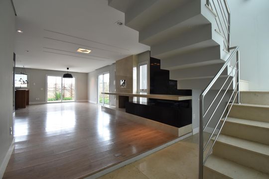 Sala 1 de casa de condomínio à venda com 4 quartos, 411m² em Campo Comprido, Curitiba