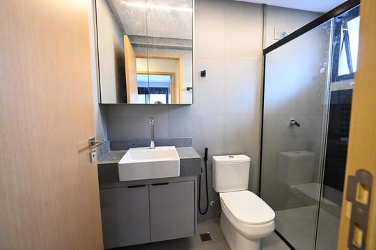 Banheiro de apartamento para alugar com 3 quartos, 85m² em Setor Oeste, Goiânia