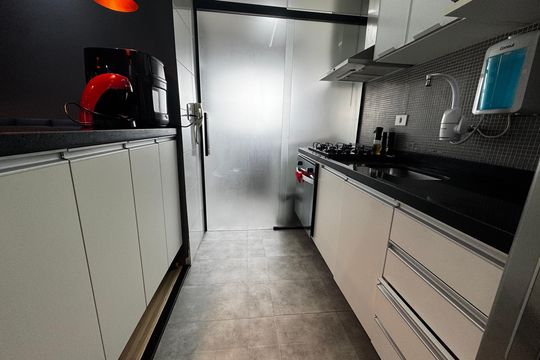 Cozinha de apartamento à venda com 2 quartos, 62m² em Recanto das Rosas, Osasco